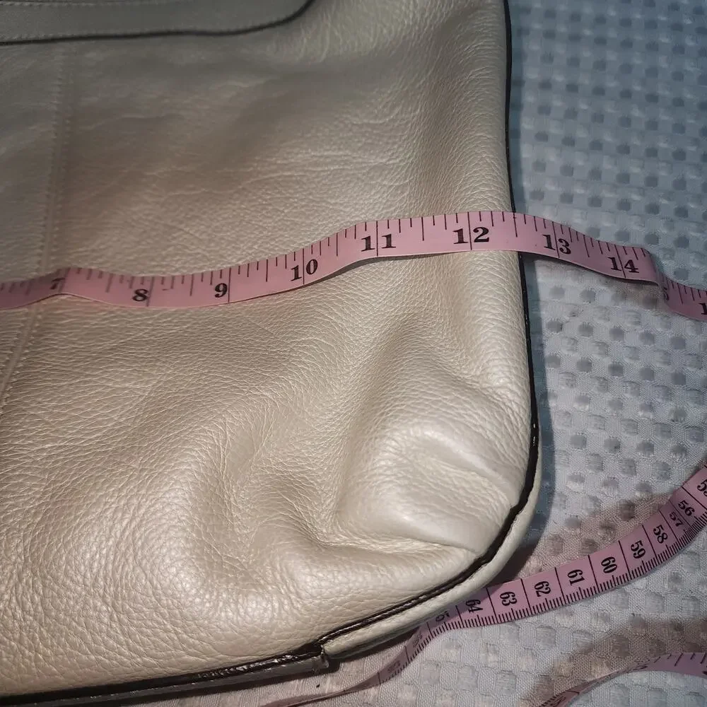 COACH EUC AVERY LEATHER 29360 HOBO BAG